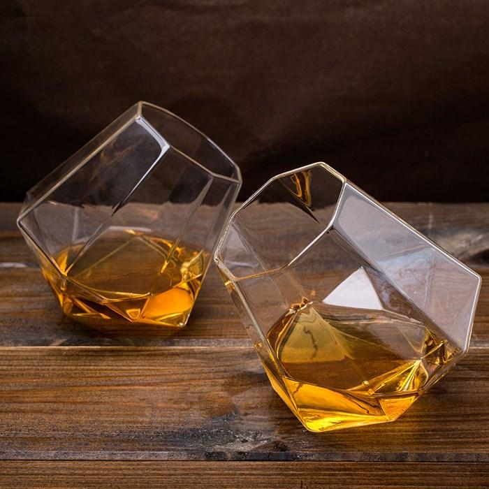 Gyémánt formájú whisky pohár szett díszdobozzal