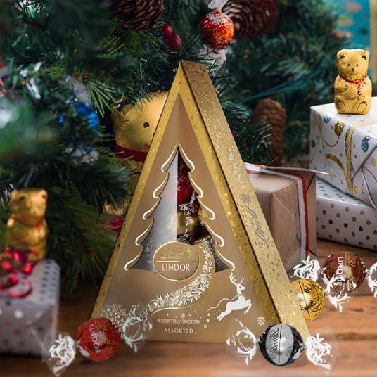 Lindt Lindor válogatás arany színű karácsonyfa alakú dobozban 125g