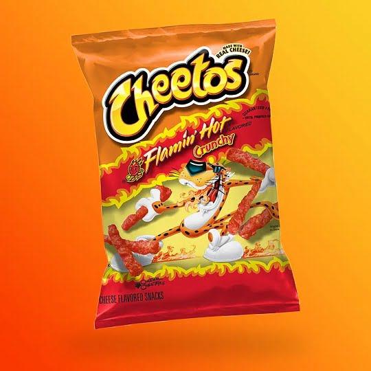 Cheetos Flamin Hot Crunchy csípős chips 226g